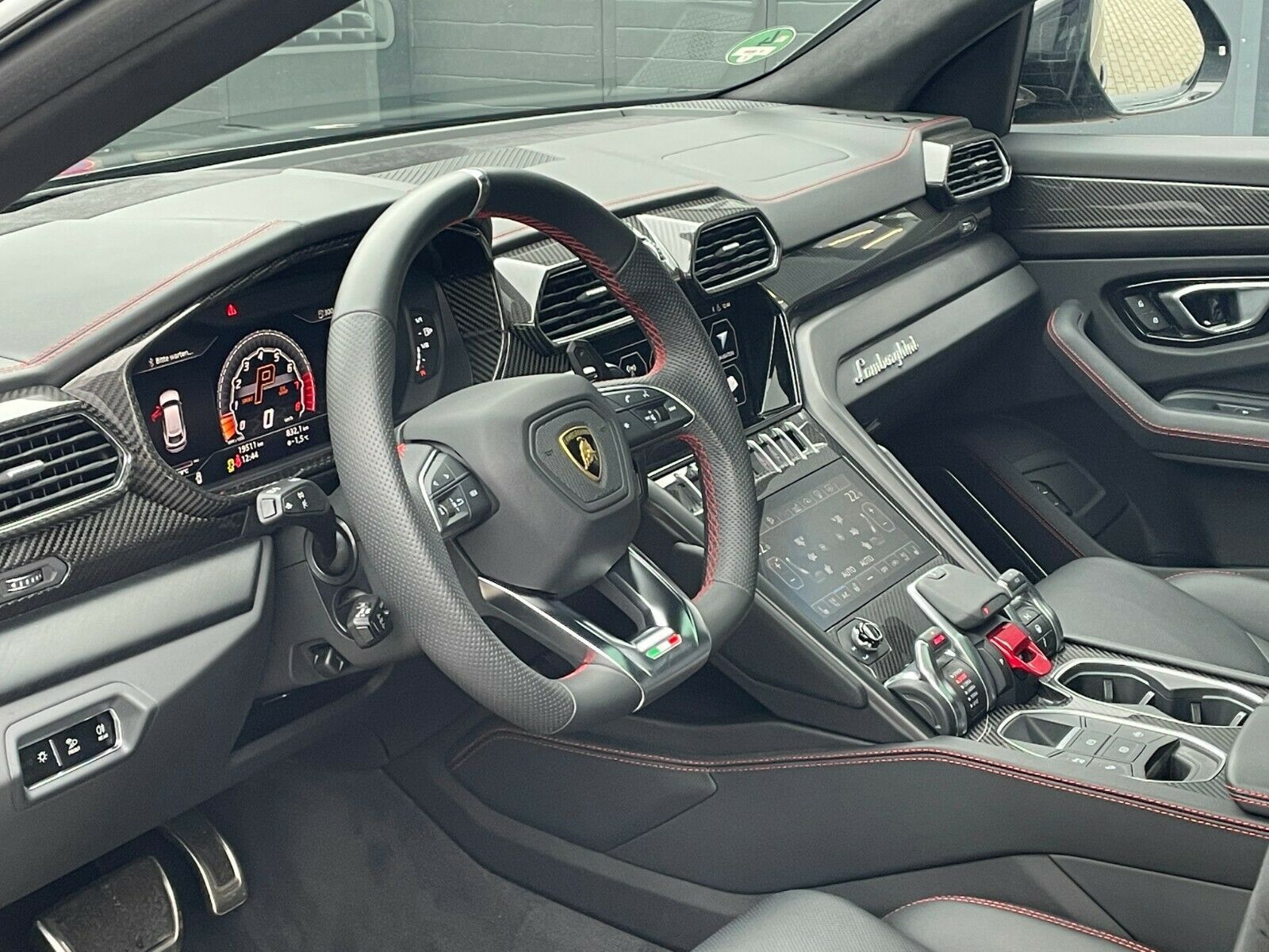 Fahrzeugabbildung Lamborghini Urus LP650 *PANO*Carbon*HeUp*23*Miete*Mietkauf*