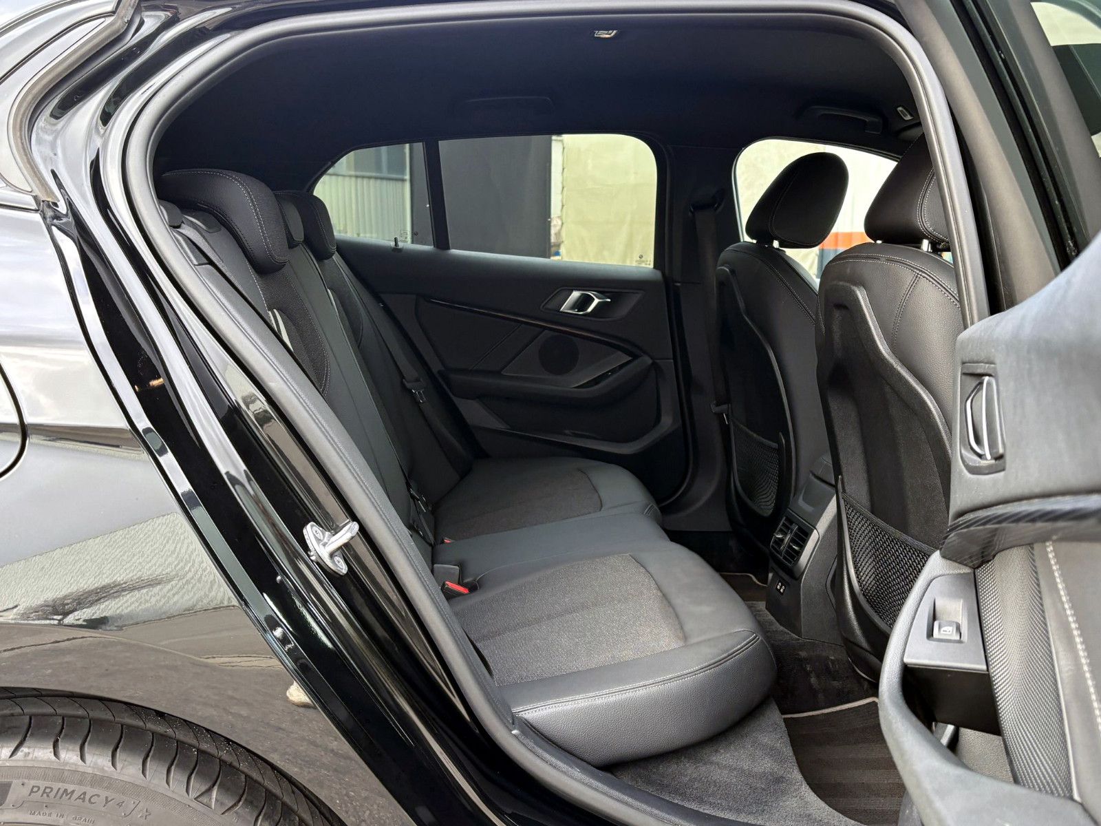 Fahrzeugabbildung BMW 120d Steptronic Sport-Line LED SHZ TEMP NAV PDC