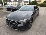 Mercedes-Benz E 200 Lim Avantgarde / SUPERSCREEN / 360° / ACC - Mercedes-Benz E 200 mit Benzin-Antrieb: Automatik