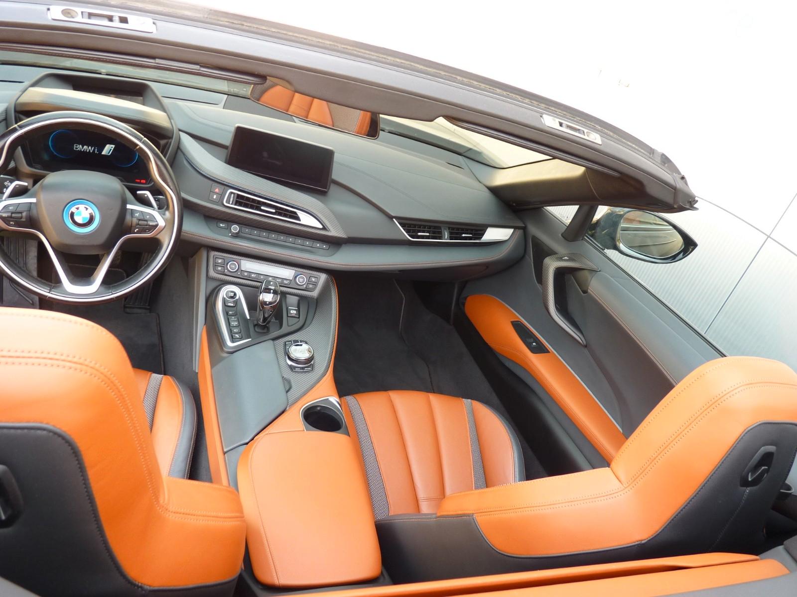 BMW i8 Roadster Laser / H & K / HUD / Voll / Top