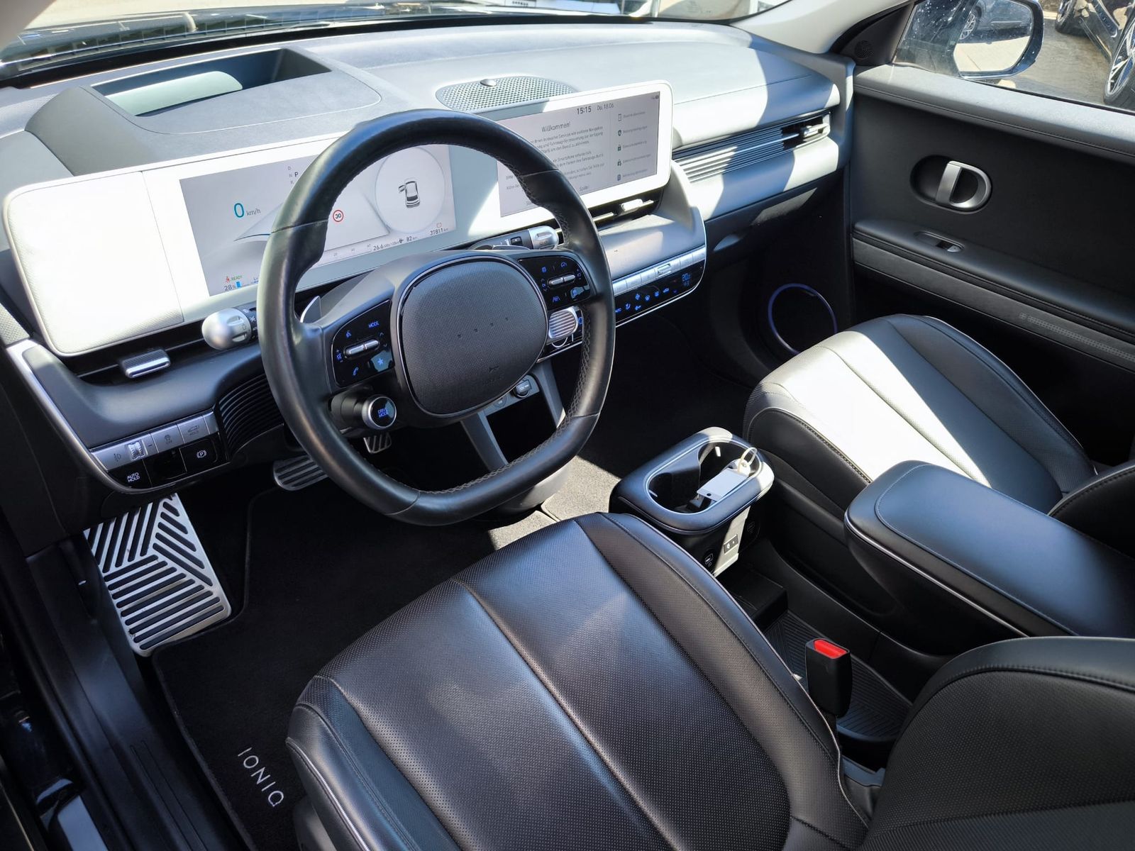 Fahrzeugabbildung Hyundai Ioniq 5 Uniq LED+HEAD+NAVI+SHZ+360°+ACC+BOSE+19"