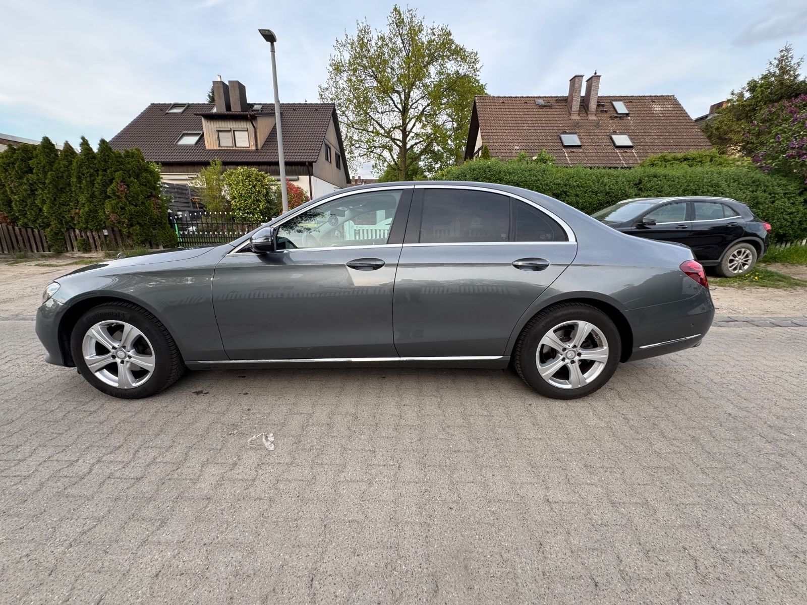 MERCEDES-BENZ E 200 Autom. -