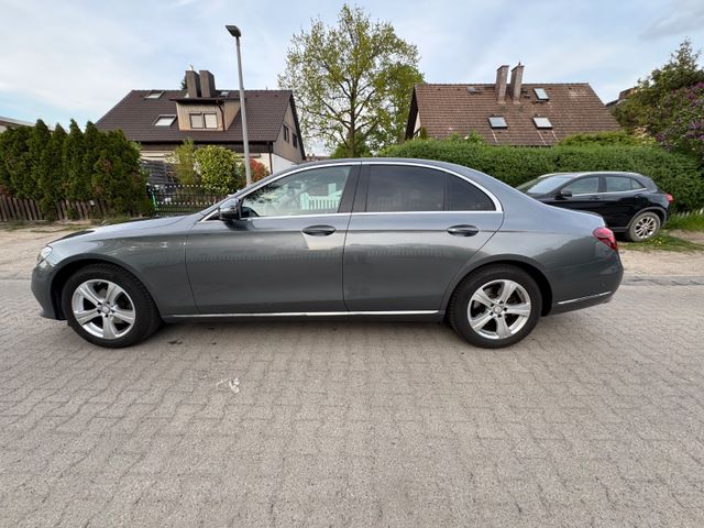 MERCEDES-BENZ E 200 Autom. -
