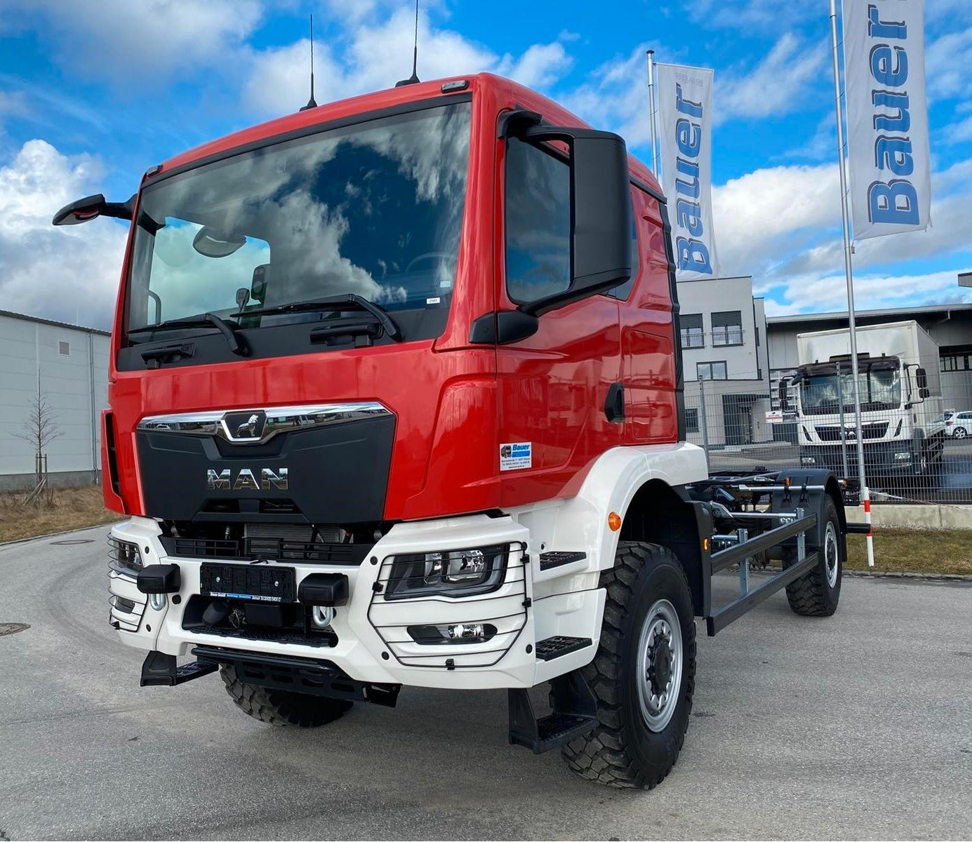 MAN TGM 18.250 4x4 BB/Fahrgestell/3-Sitze/Neu