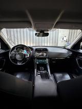 Jaguar F-Pace 20d AWD Prestige TÜV NEU - Jaguar F-Pace aus 2019