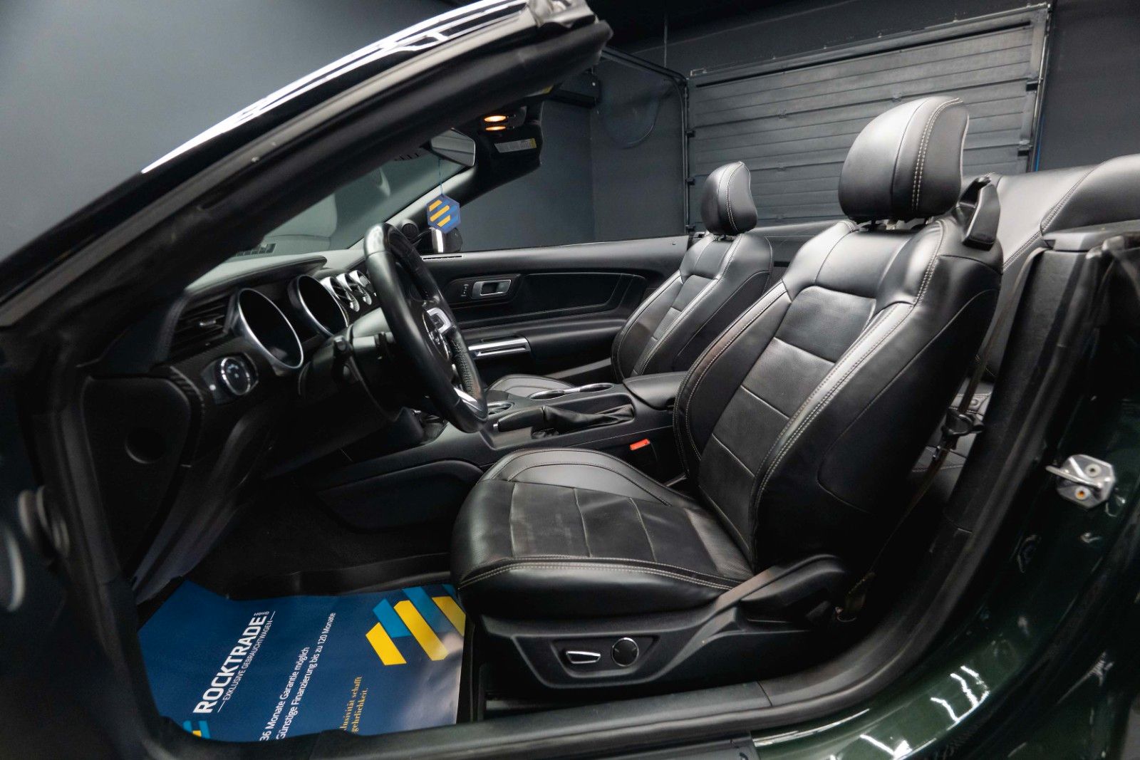 Fahrzeugabbildung Ford Mustang Cabrio DARK HORSE RockTrade Edition 19%
