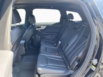 Audi Q7 - 11