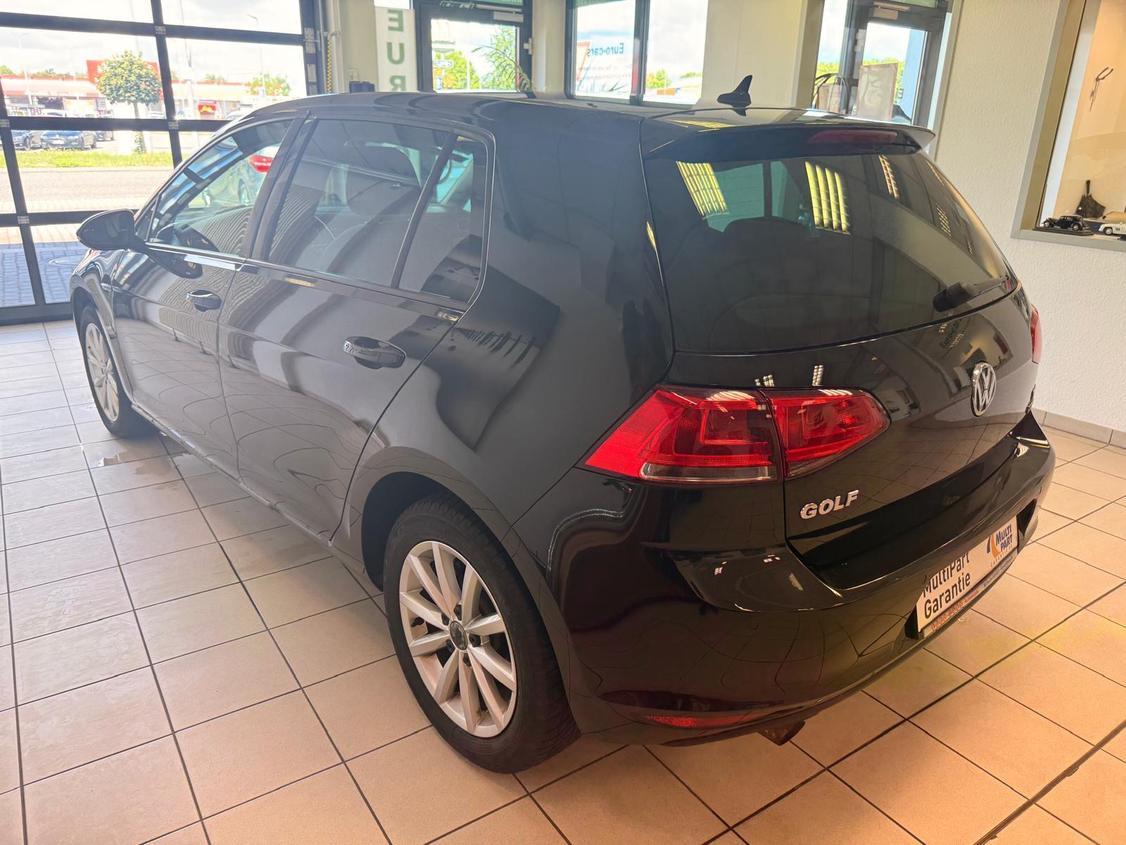 Volkswagen Golf VII Lim. Lounge BMT / KLIMA / NAVI /