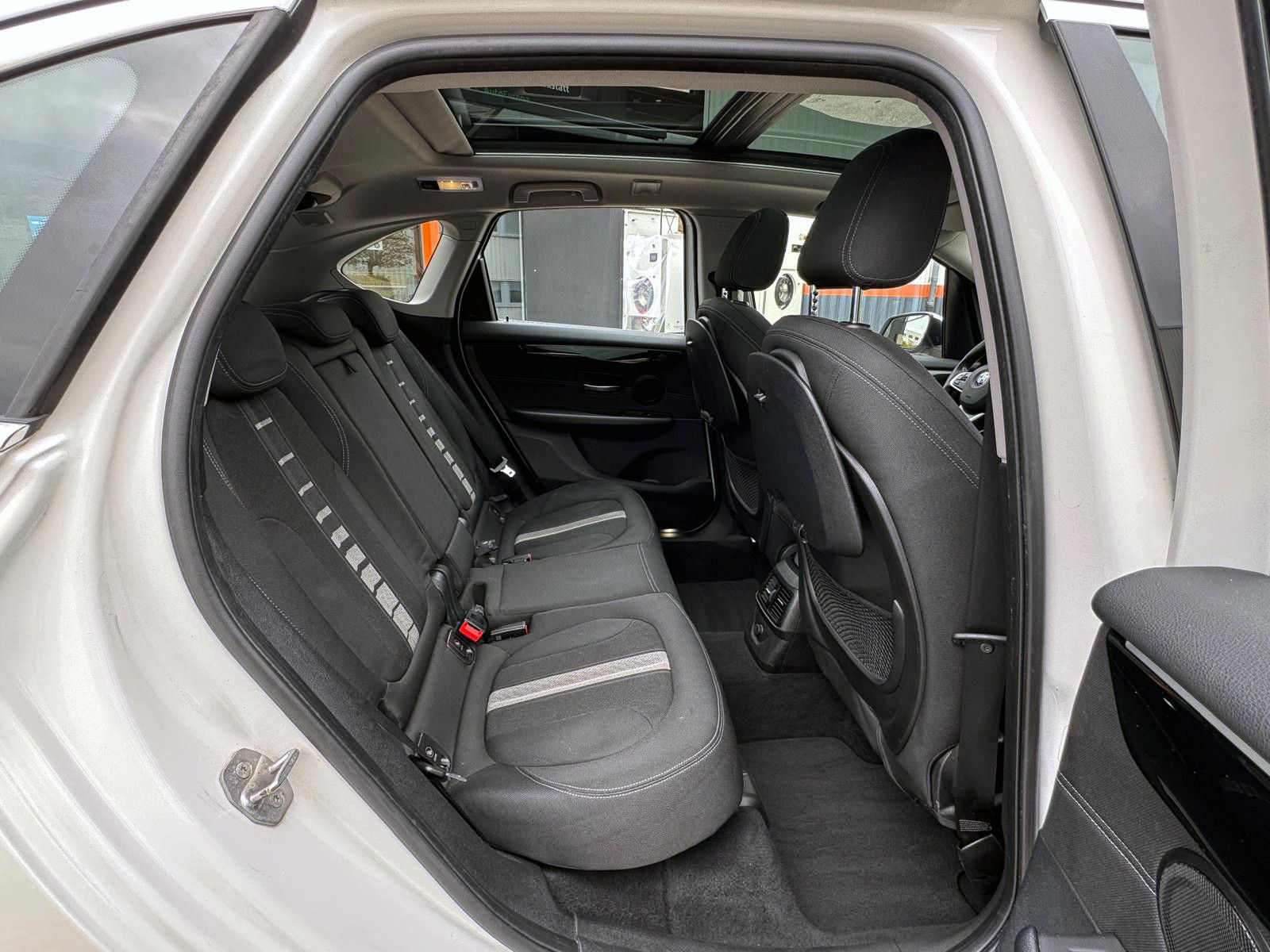 Fahrzeugabbildung BMW 218i Active Tourer Aut. Sport-Line LED KAM PANO