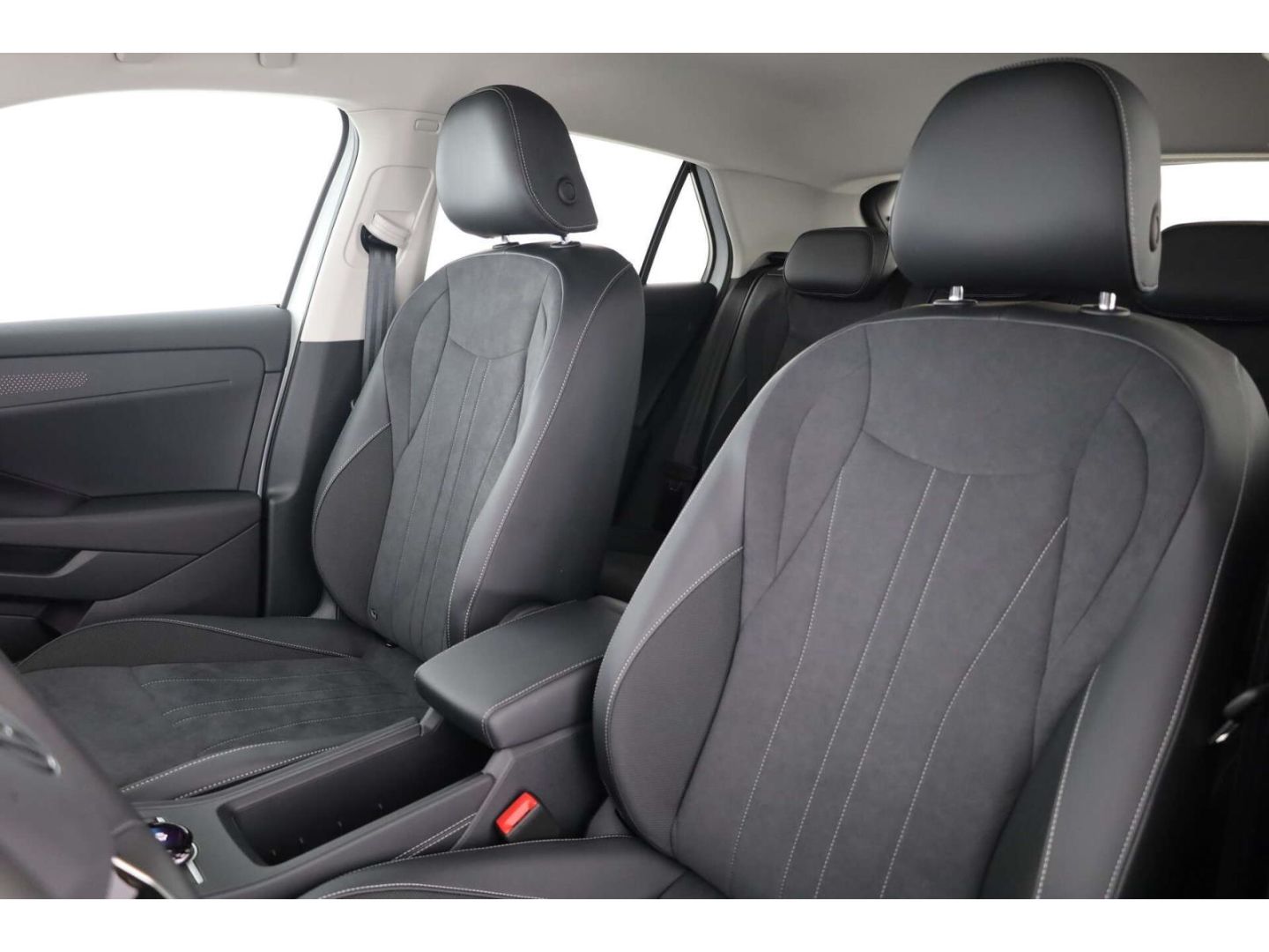 Volkswagen T-Roc - Bild 11