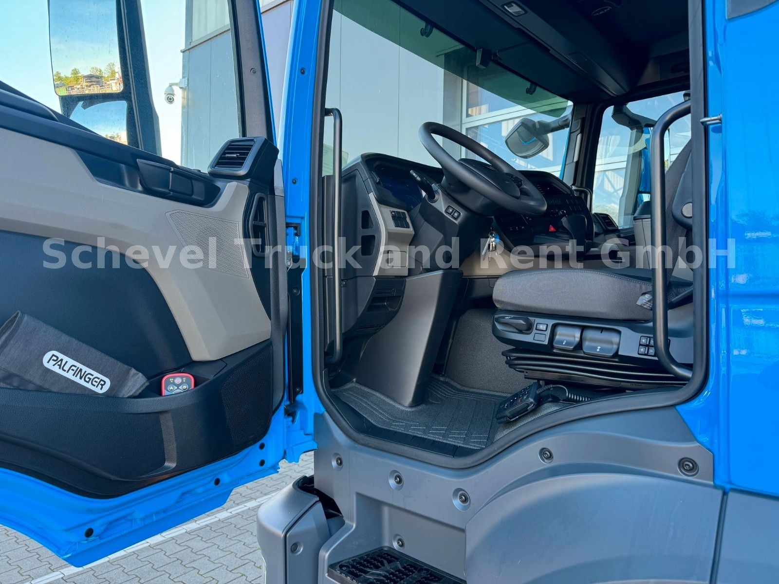 Fahrzeugabbildung MAN TGS 18.360 BL  Pritsche/Plane mit Ladeebordwand