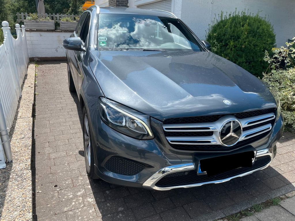 Image of Mercedes-Benz GLC 250