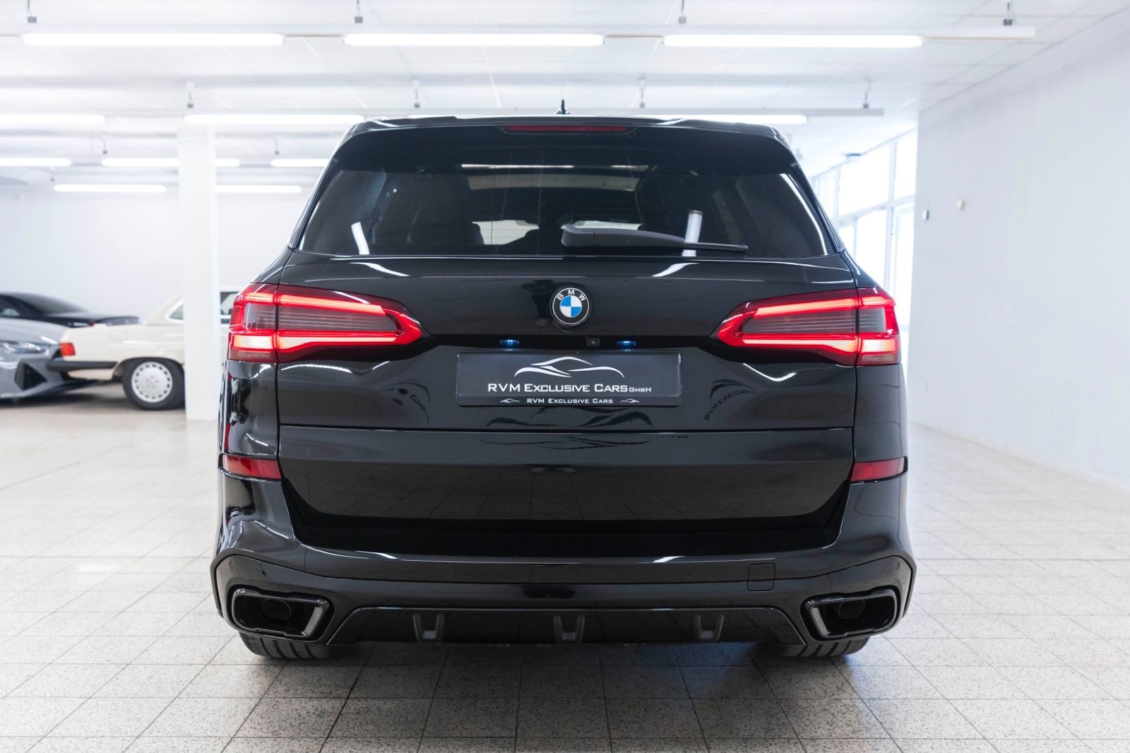 Fahrzeugabbildung BMW X5 xDrive40i M-Sportpaket HUD 360° H&K LED PDC