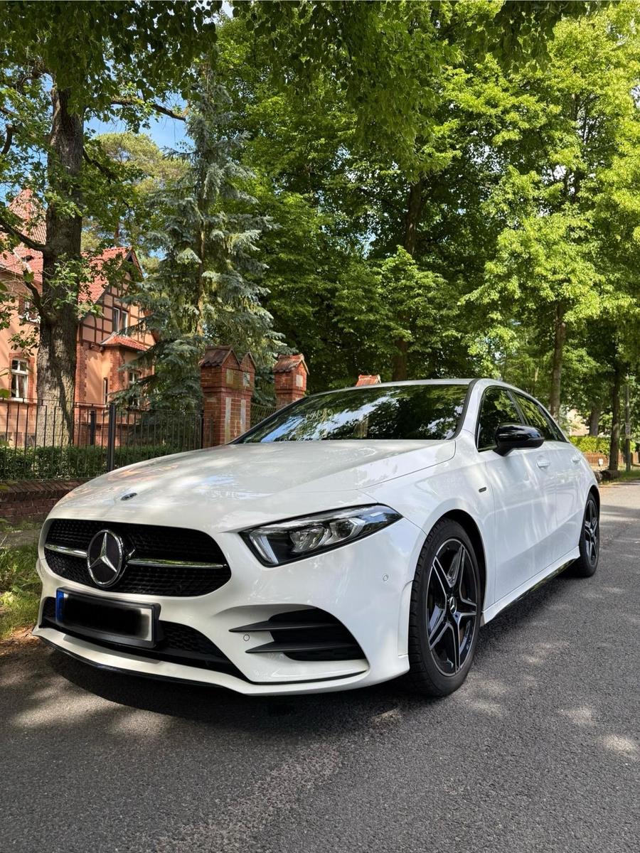 Mercedes-Benz A 200 Edition 2021 AMG Night MBUX