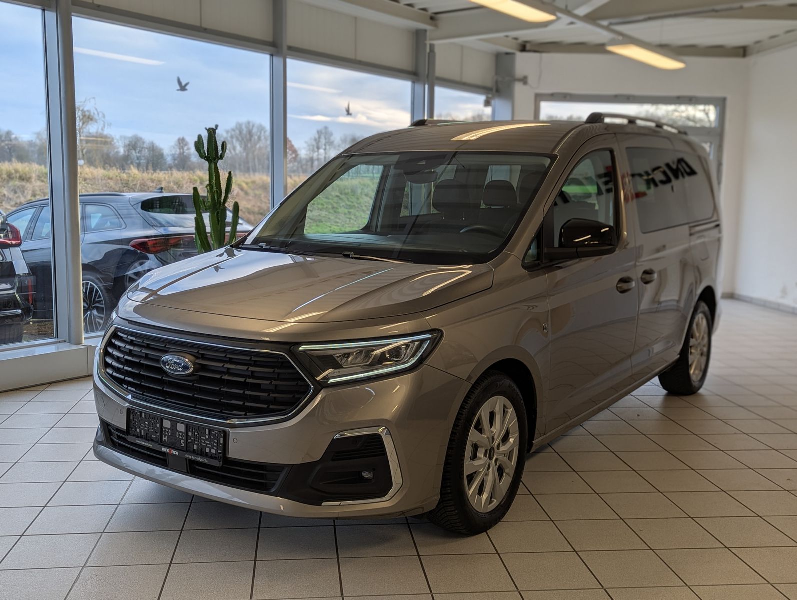 FORD Tourneo Connect L2 Titanium 7-Sitze Bi-LED Cam A - Image 3