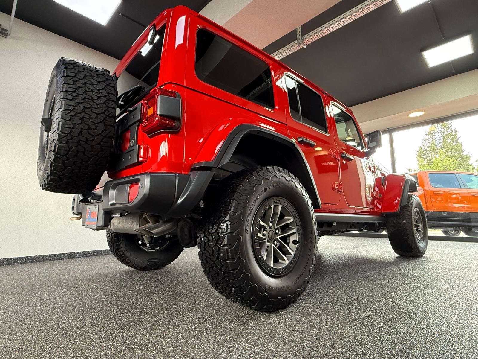 Fahrzeugabbildung Jeep RUBICON 392-6.4L HEMI V8-AHK 3500KG-35"