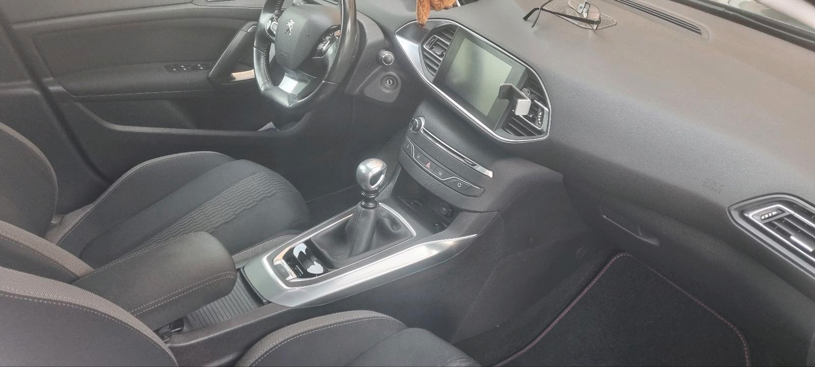 Peugeot 308 2015 — photo 9