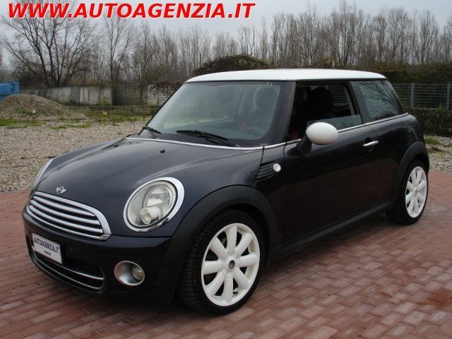 MINI Cooper 1.6 16V Cooper D int PELLE