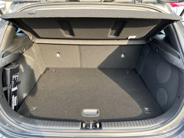 Ceed 1.5 T-GDI / UPE: 34.160,- € / SPIRIT TECH B