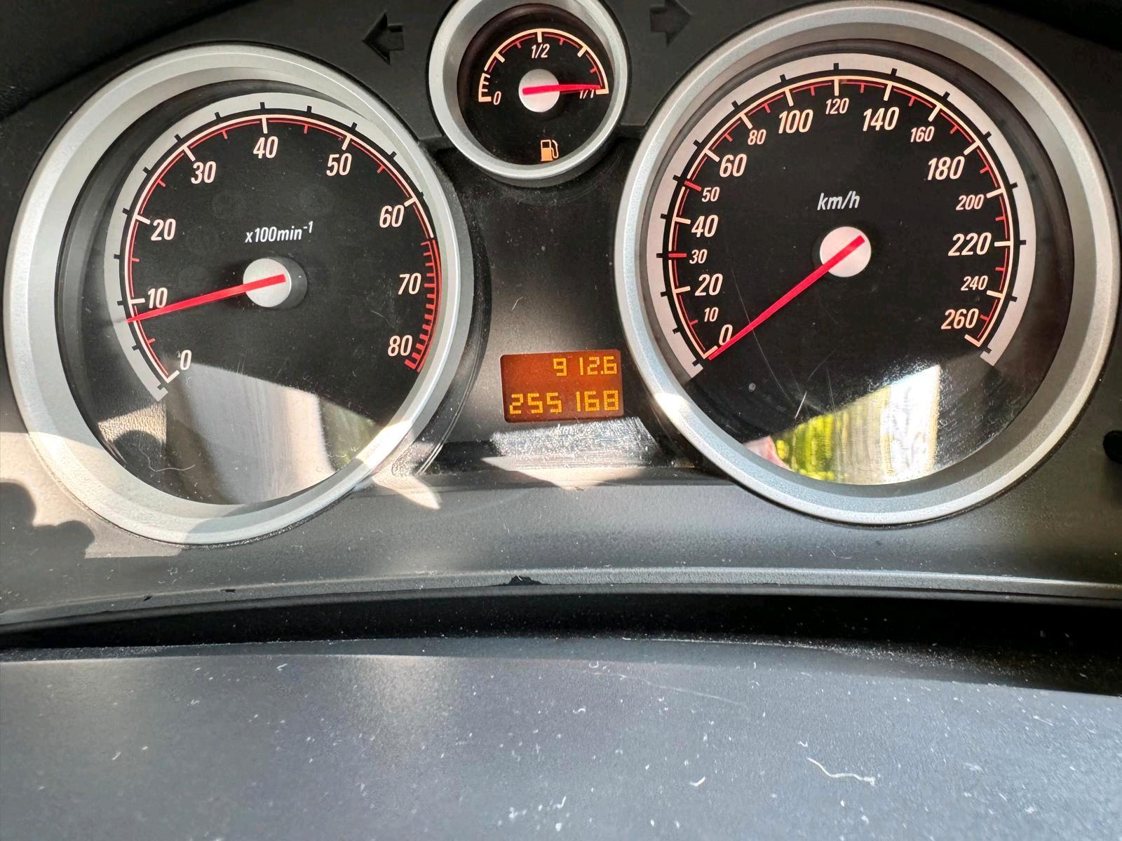 Opel Astra 2005 — photo 8