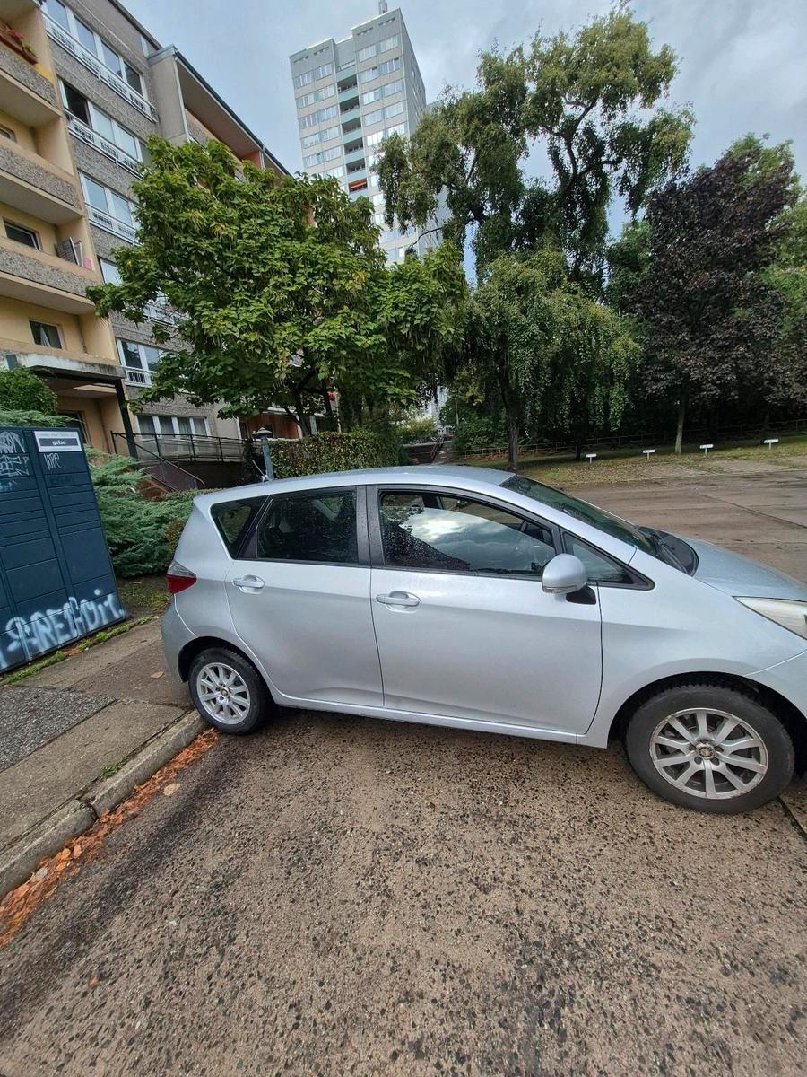 Toyota Verso-S 2011 — двигун 99 HP (73kW)