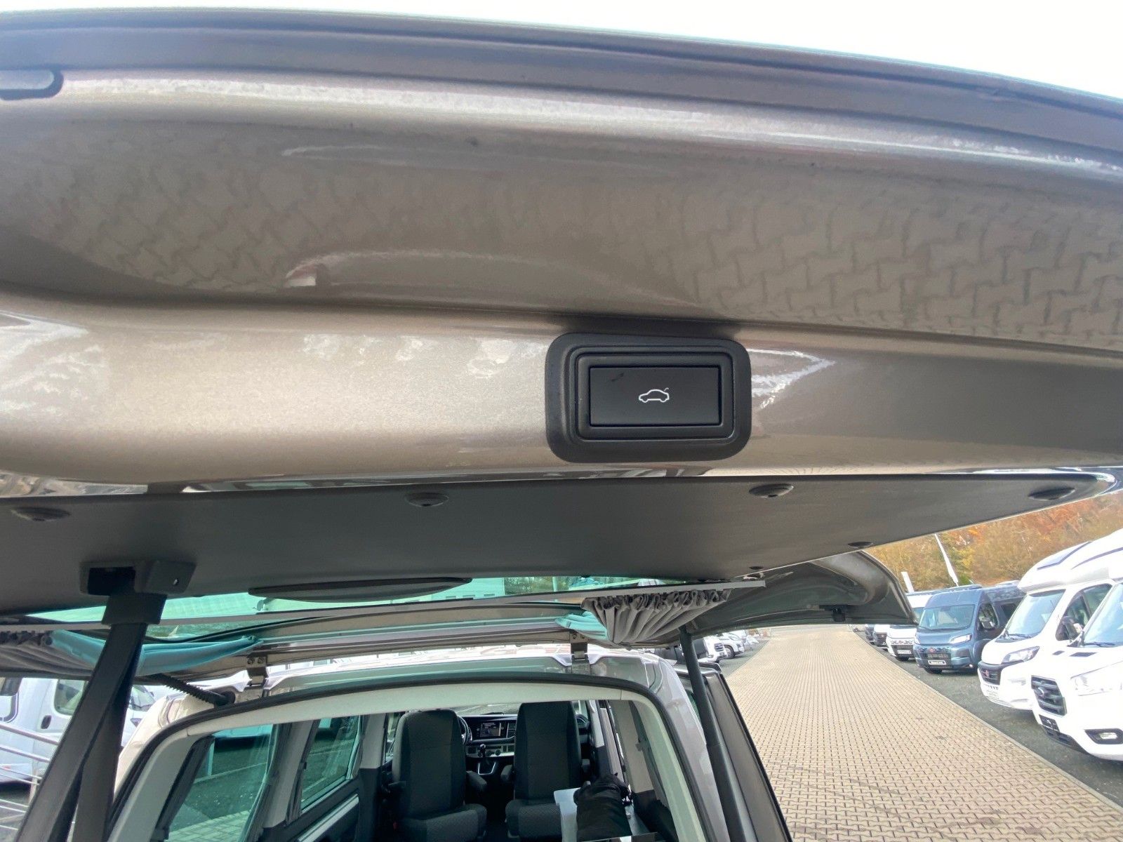 Fahrzeugabbildung Volkswagen T6 Multivan 6.1 Trendline *Camping*Markise*Navi*