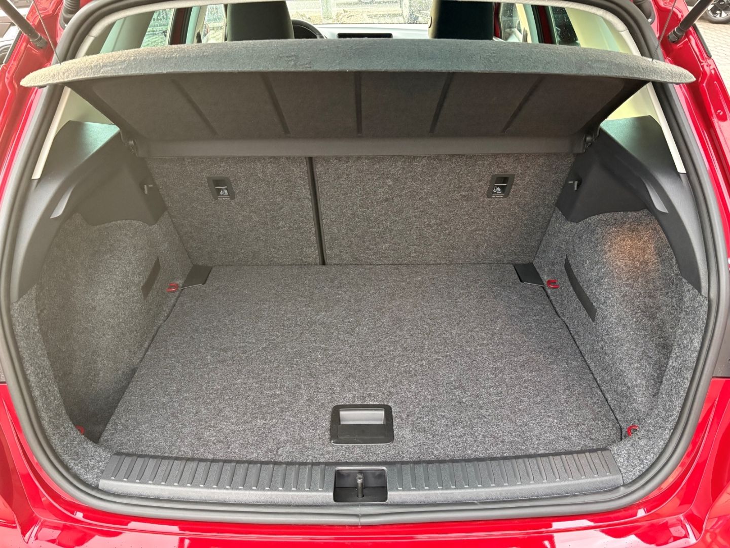 Fahrzeugabbildung SEAT Arona Style Navi Digitales Cockpit LED Sperrdif