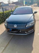 Volkswagen VW Passat B7 Variant 2.0 TDI Highline Stan... - Volkswagen Passat aus 2011: Kombi, Highline