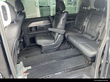 Mercedes V 220 - 11