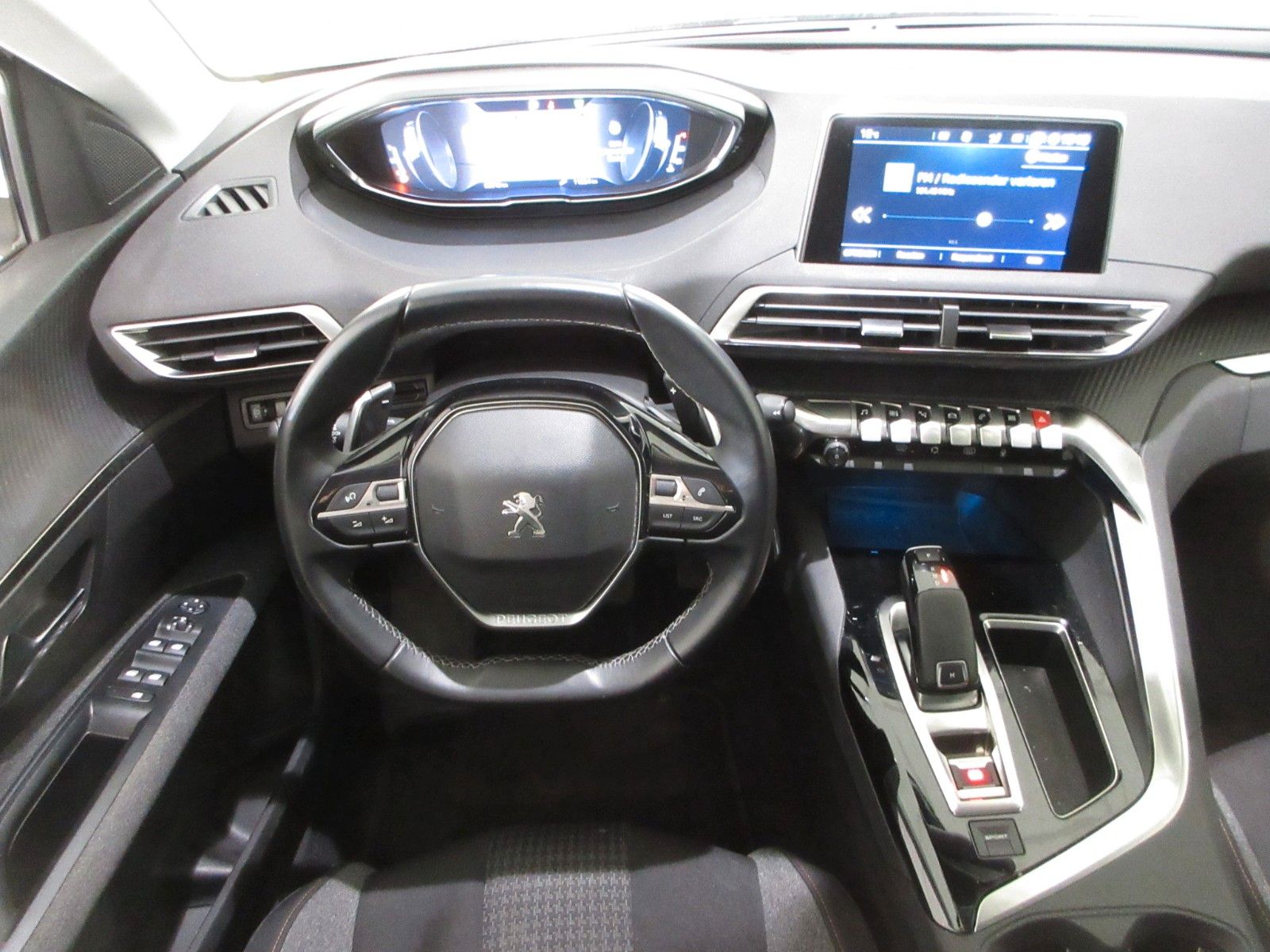 Fahrzeugabbildung Peugeot 5008 Active 1.2T NAVI/PDC/VIRTUAL/7-SITZER