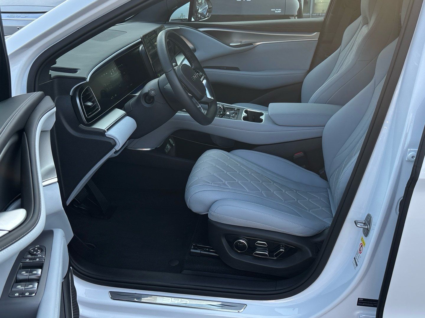 BYD SEALION 7