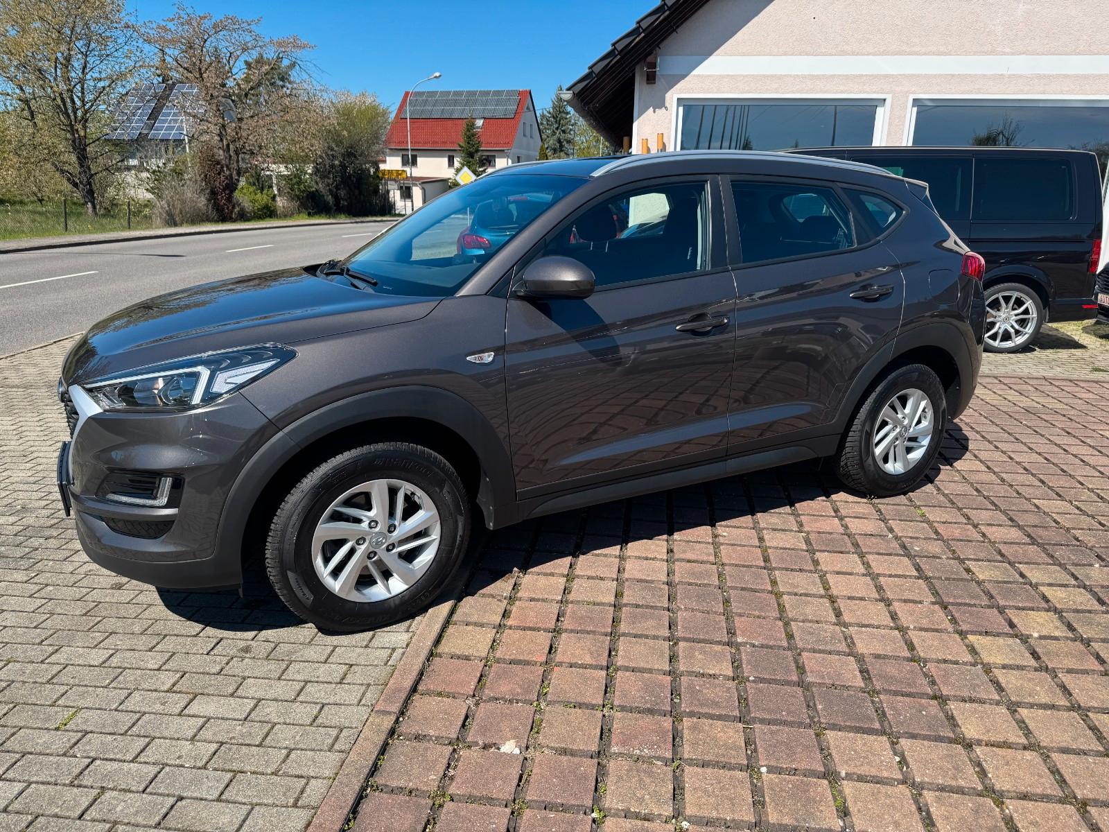 Hyundai Tucson Select 2WD in absoluten Top Zustand