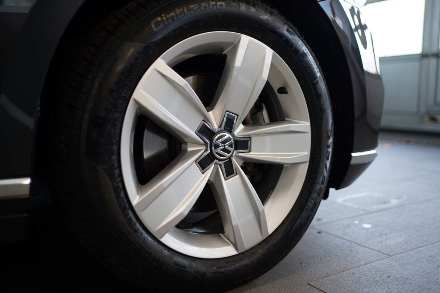 Fahrzeugabbildung Volkswagen Passat 2.0 TSI DSG Elegance ACC+AUT+Alcant.+LED