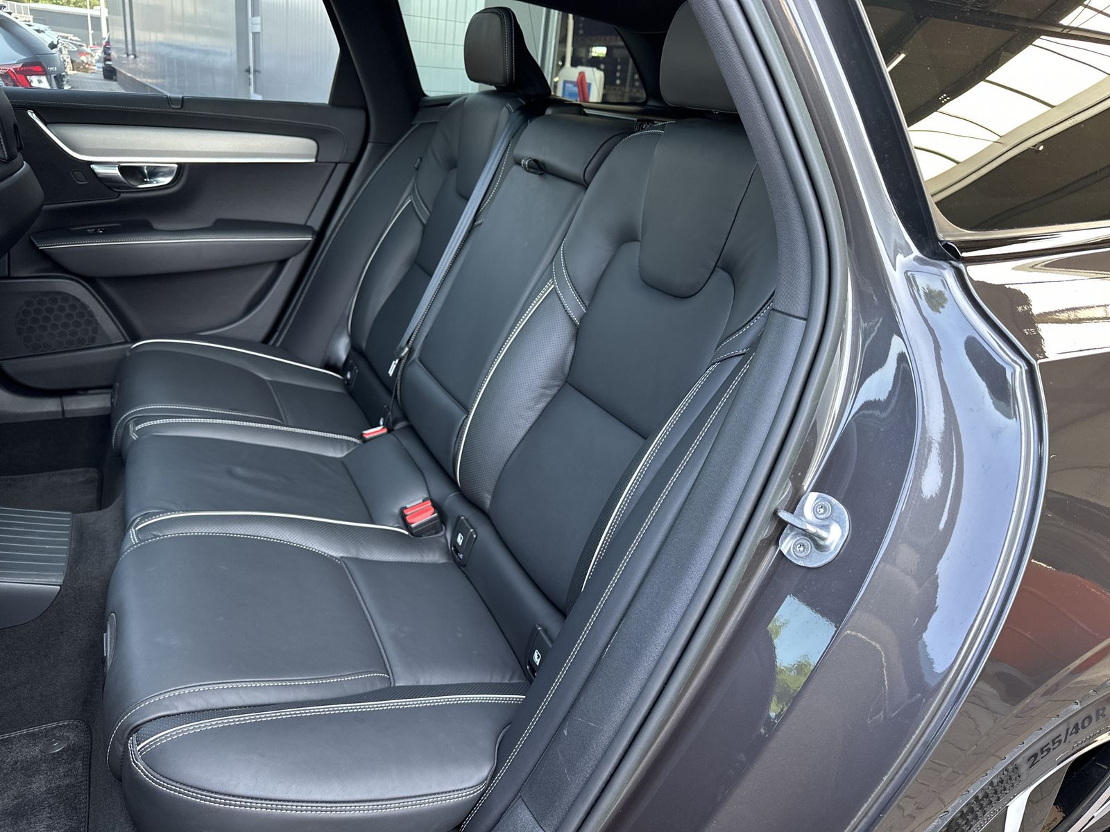 Fahrzeugabbildung Volvo V90 T6 AWD Plus Dark NAV+LED+AHK+ACC+360°+PANORA