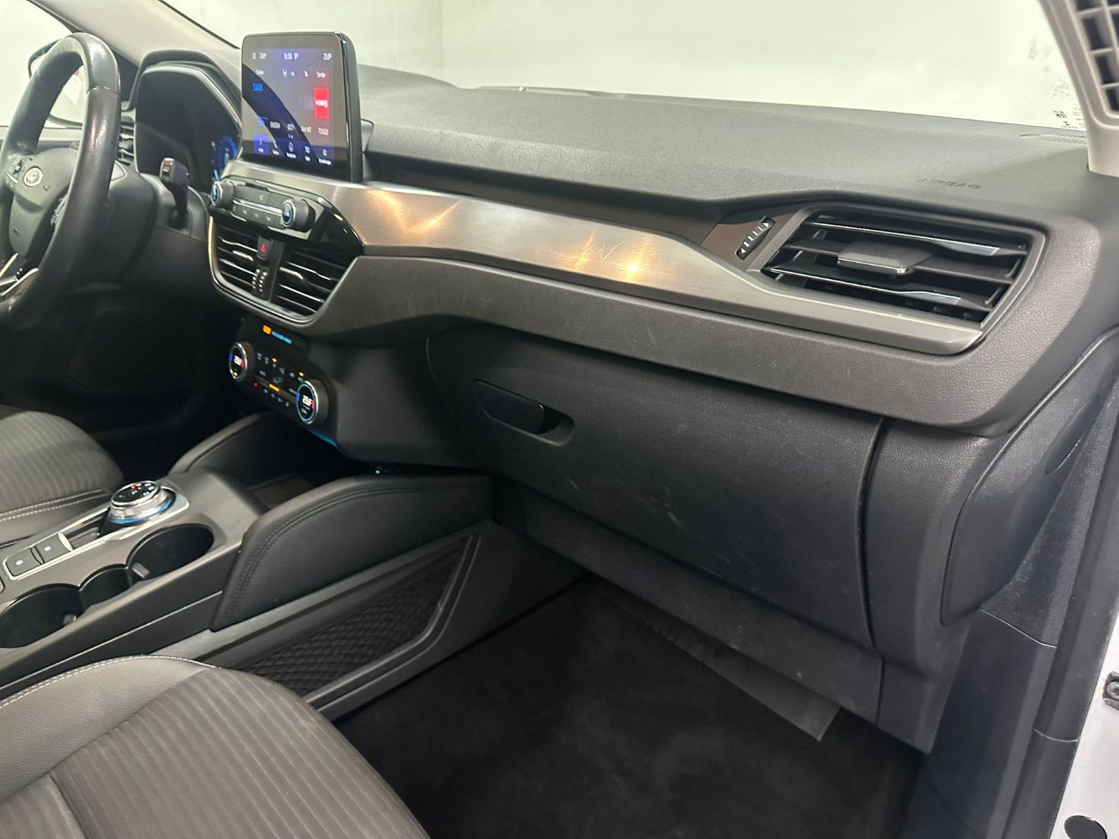 Fahrzeugabbildung Ford Kuga 2.5 Duratec PHEV Titanium X CVT*AHK*WINTER*