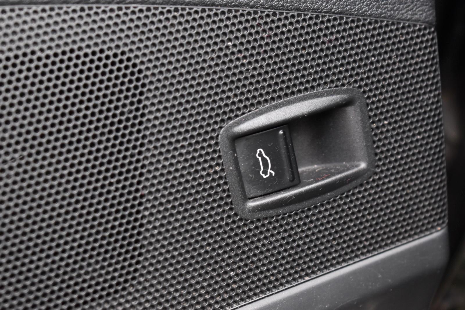 Volkswagen Passat 2011 — photo 26