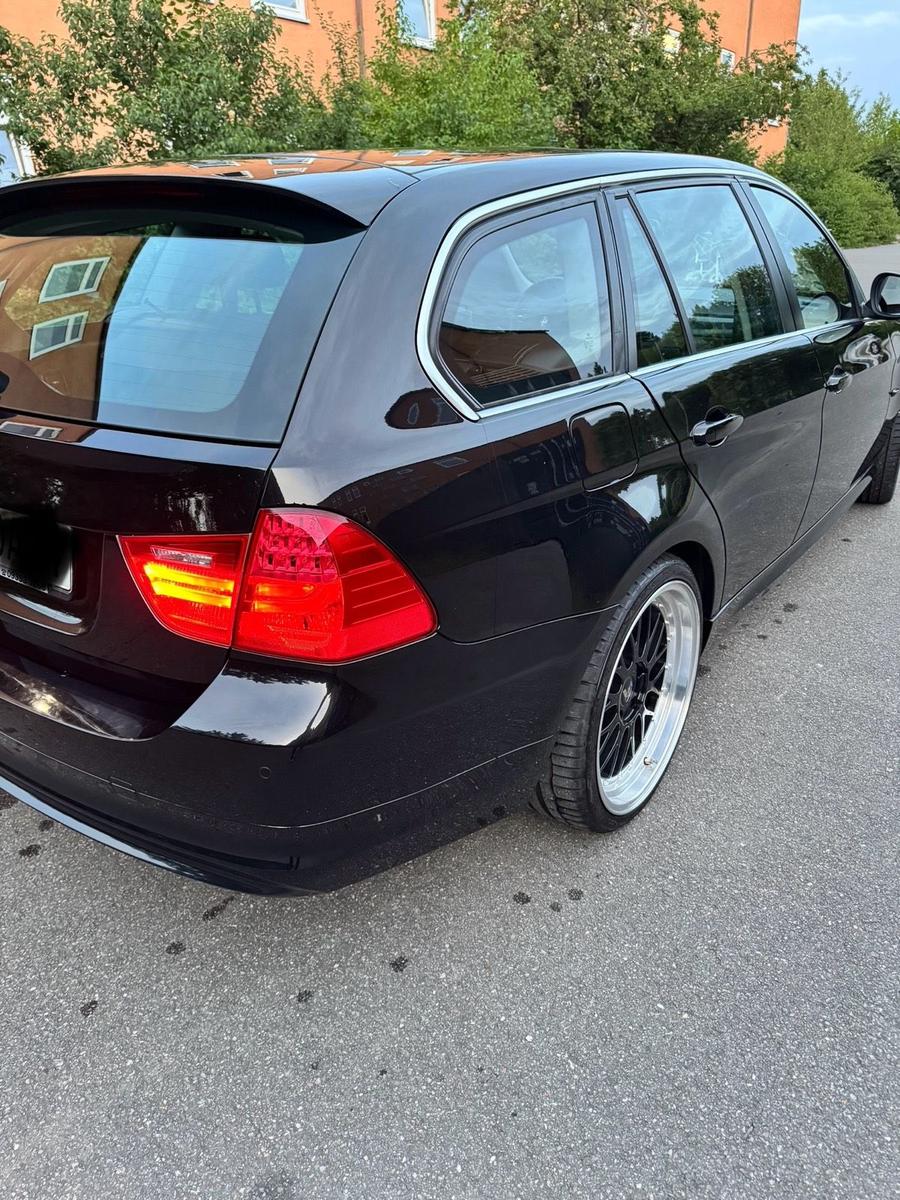 BMW 320 2011 — photo 7
