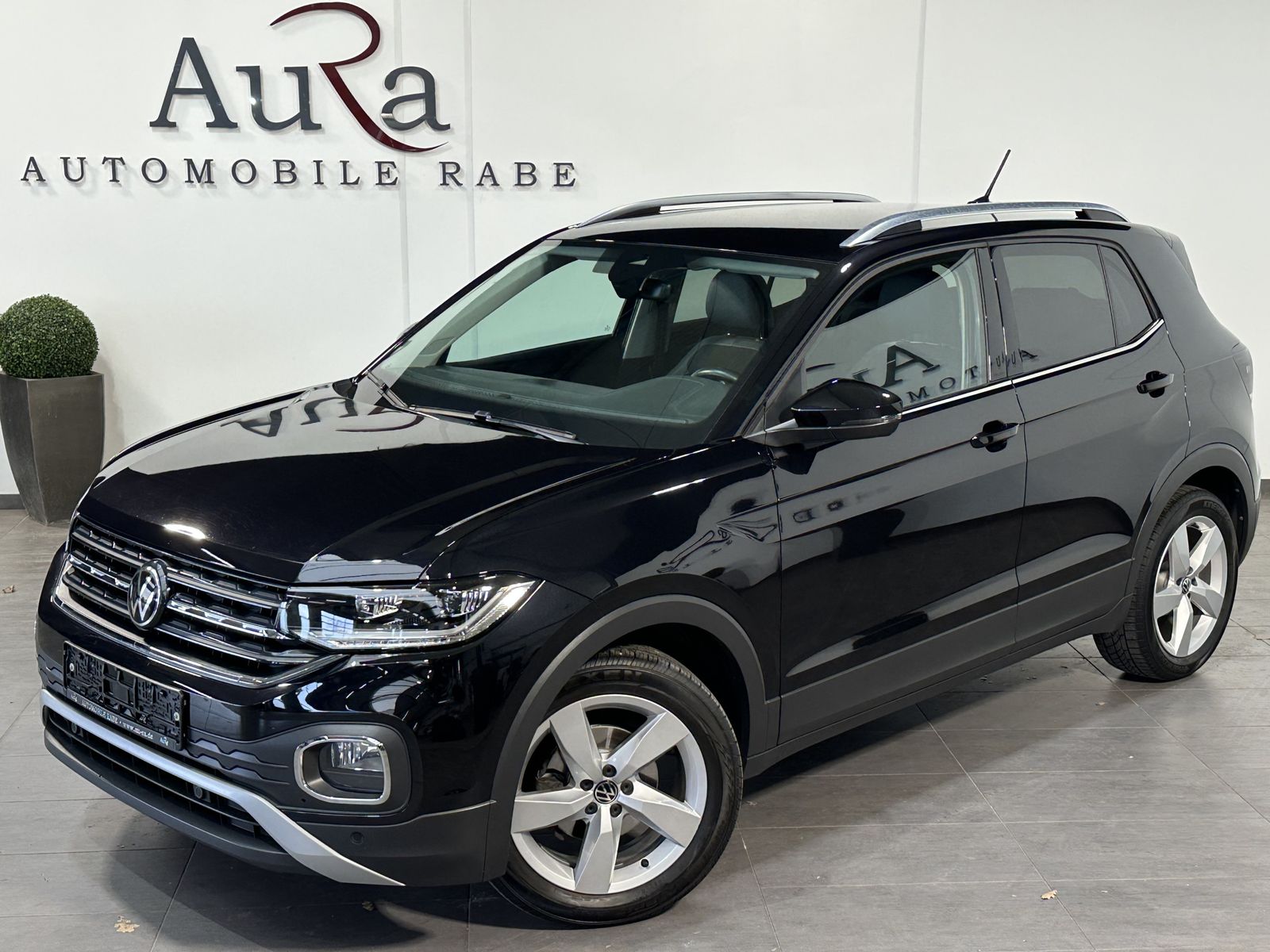 Fahrzeugabbildung Volkswagen T-Cross 1.5 TSI DSG Style NAV+LED+KAMERA+CARPLAY
