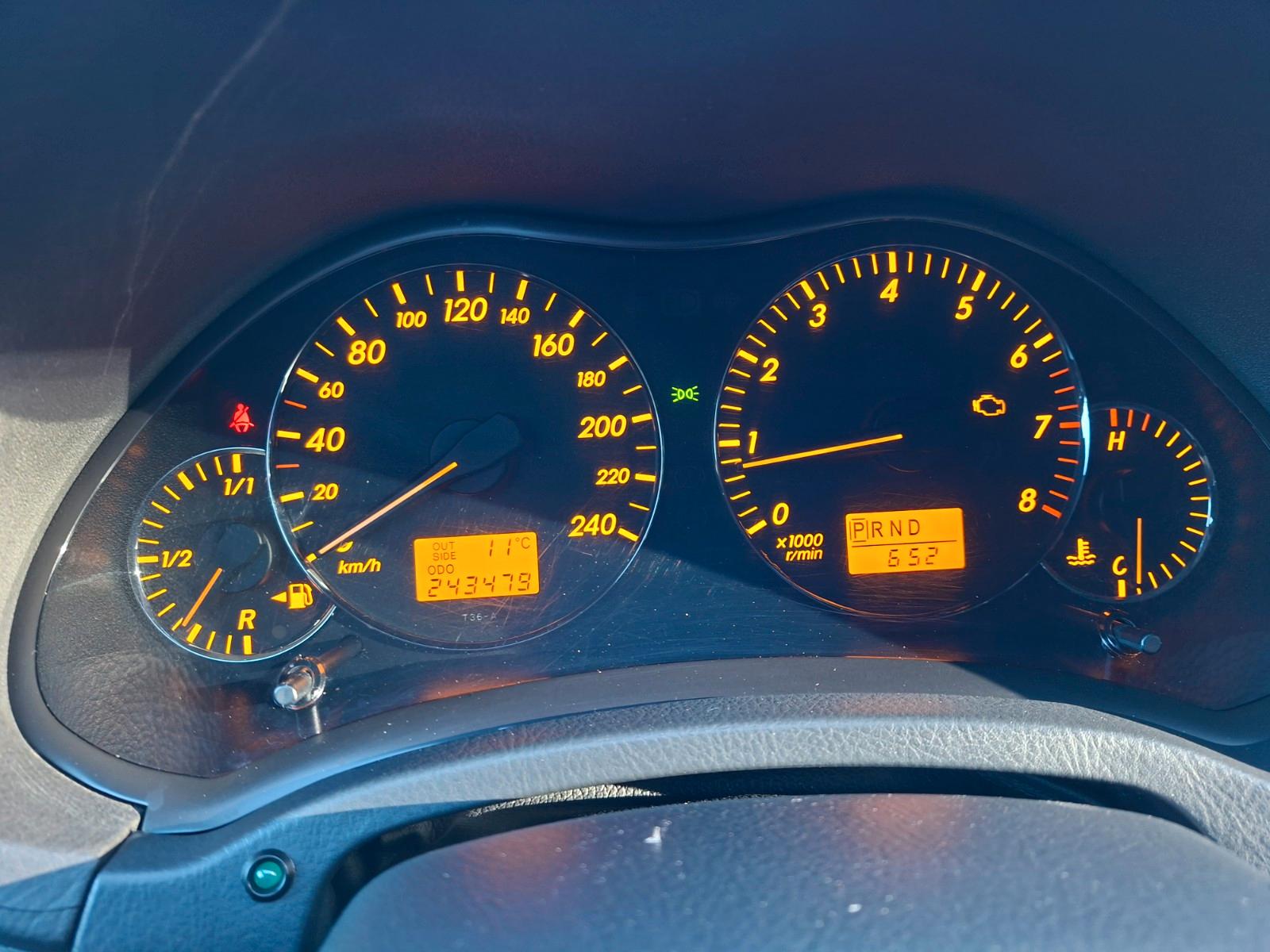 Toyota Avensis 2004 — photo 16