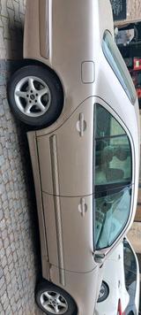 Mercedes-Benz  E 200 CDI - gebrauchte Mercedes-Benz E 200 aus dem Jahr 2001