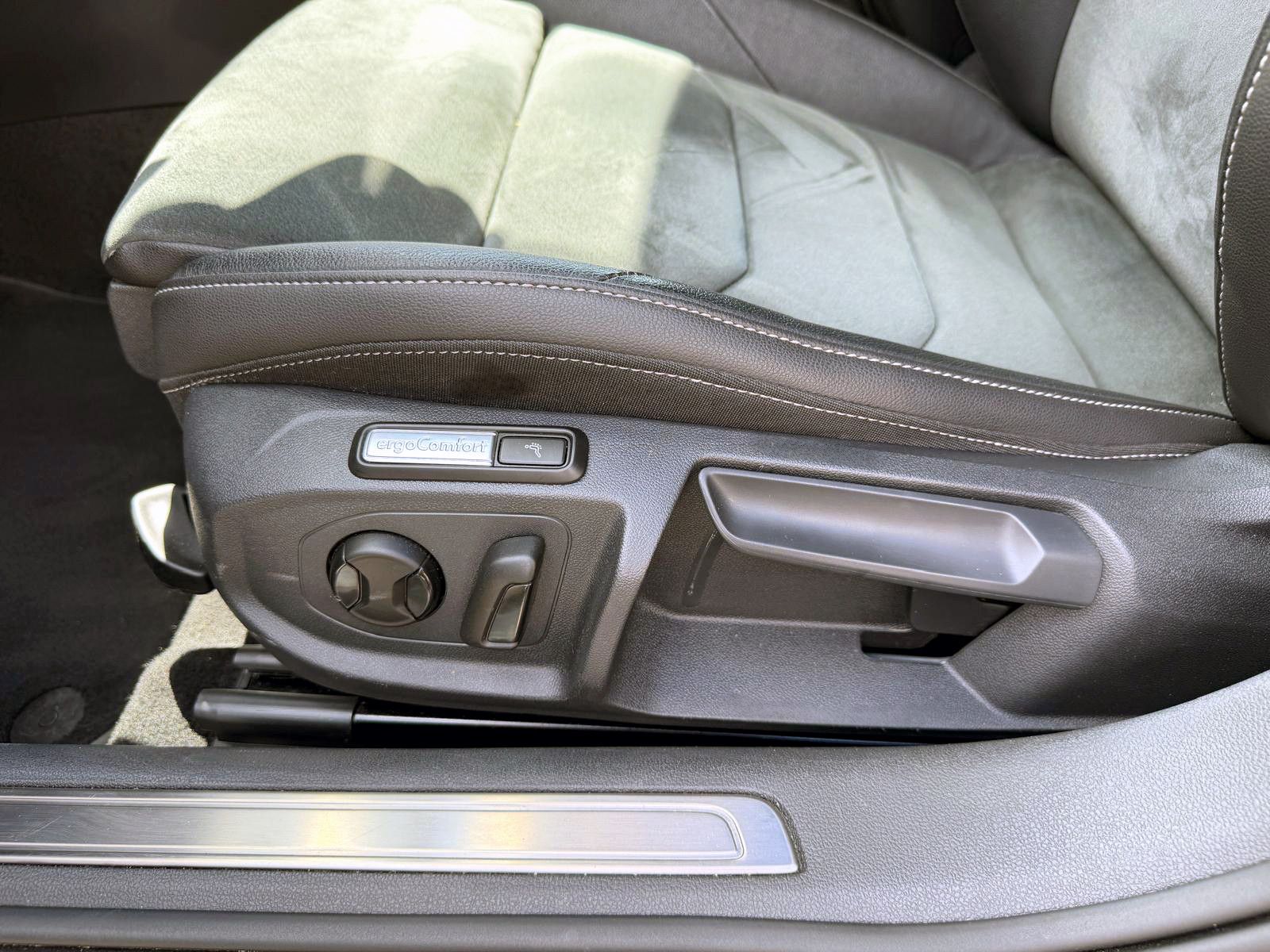 Fahrzeugabbildung Volkswagen Arteon SB 2.0TDI DSG R-Line 4M ACC KAM H&K AHK
