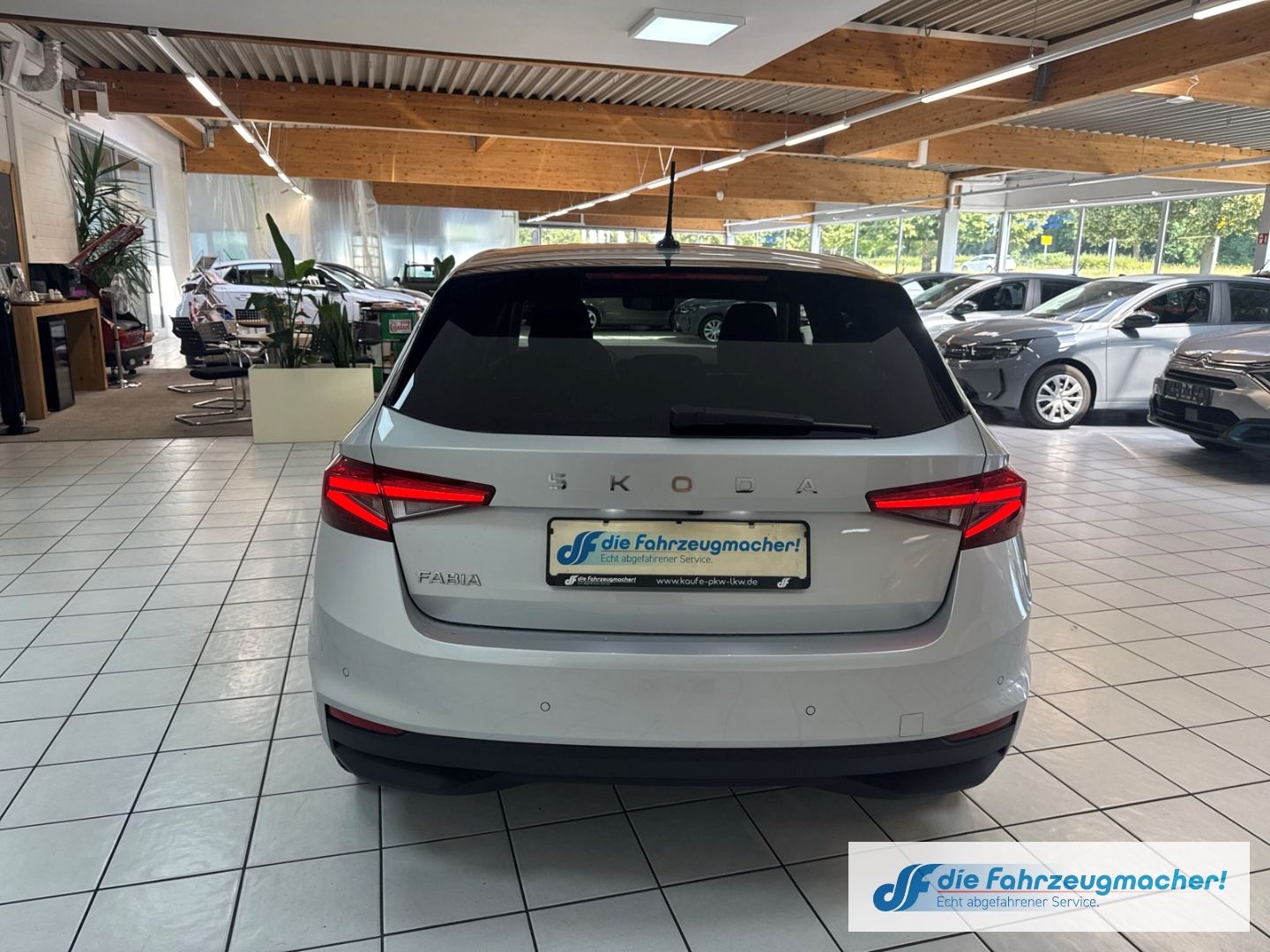 Fahrzeugabbildung SKODA Fabia Tour Automatik Navi DigiCockpit LED Apple