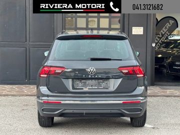 Volkswagen Tiguan - 11