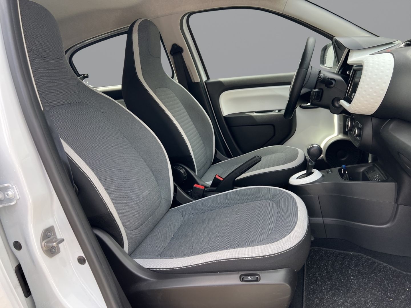 Fahrzeugabbildung Renault Twingo Zen Electric 22kWh Batteriekauf Soundsyst