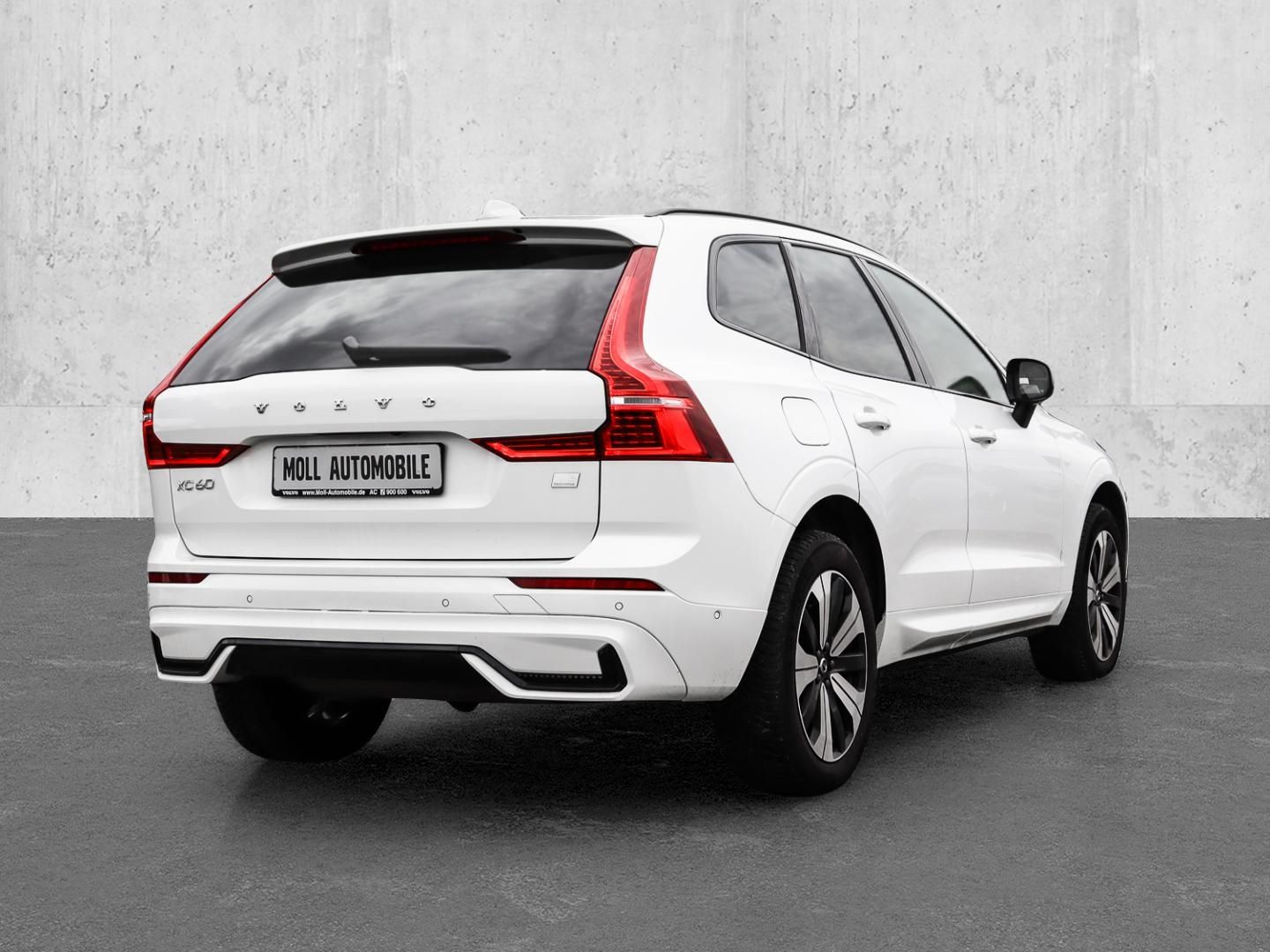 Volvo XC60 R Design Recharge Plug-In Hybrid AWD T6 Twi imagem 2