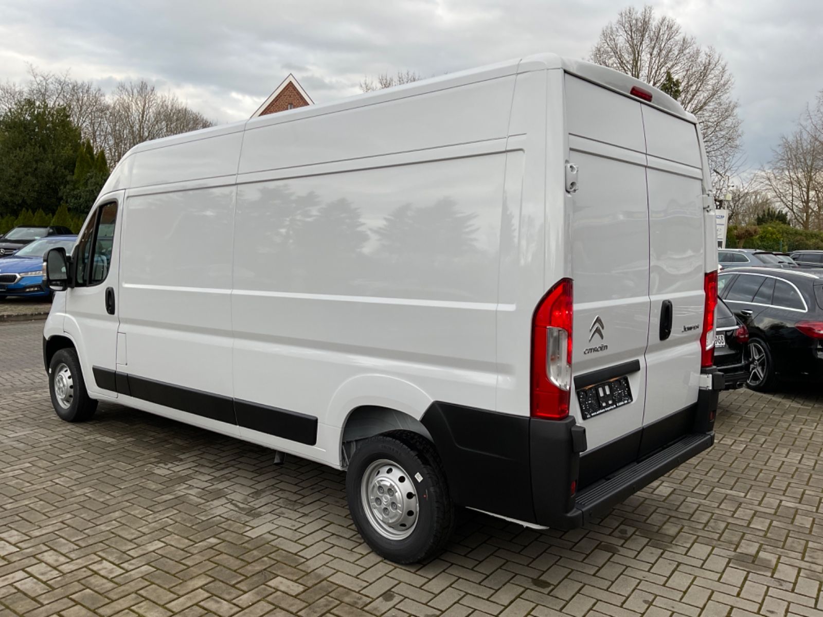Fahrzeugabbildung Citroën Jumper 2.2, 35 L3 H2, DAB,Tel,PDC,Innenausbau