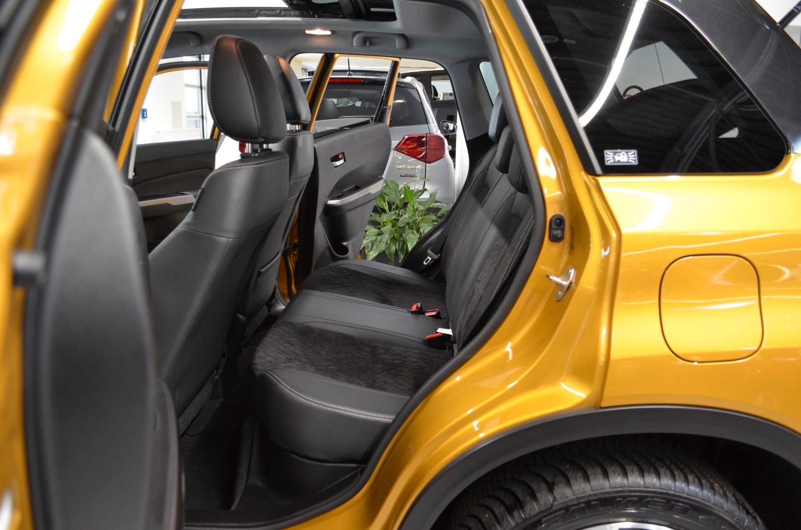 Fahrzeugabbildung Suzuki Vitara 1.4 BOOSTERJET Hybrid Comfort+ Allgrip