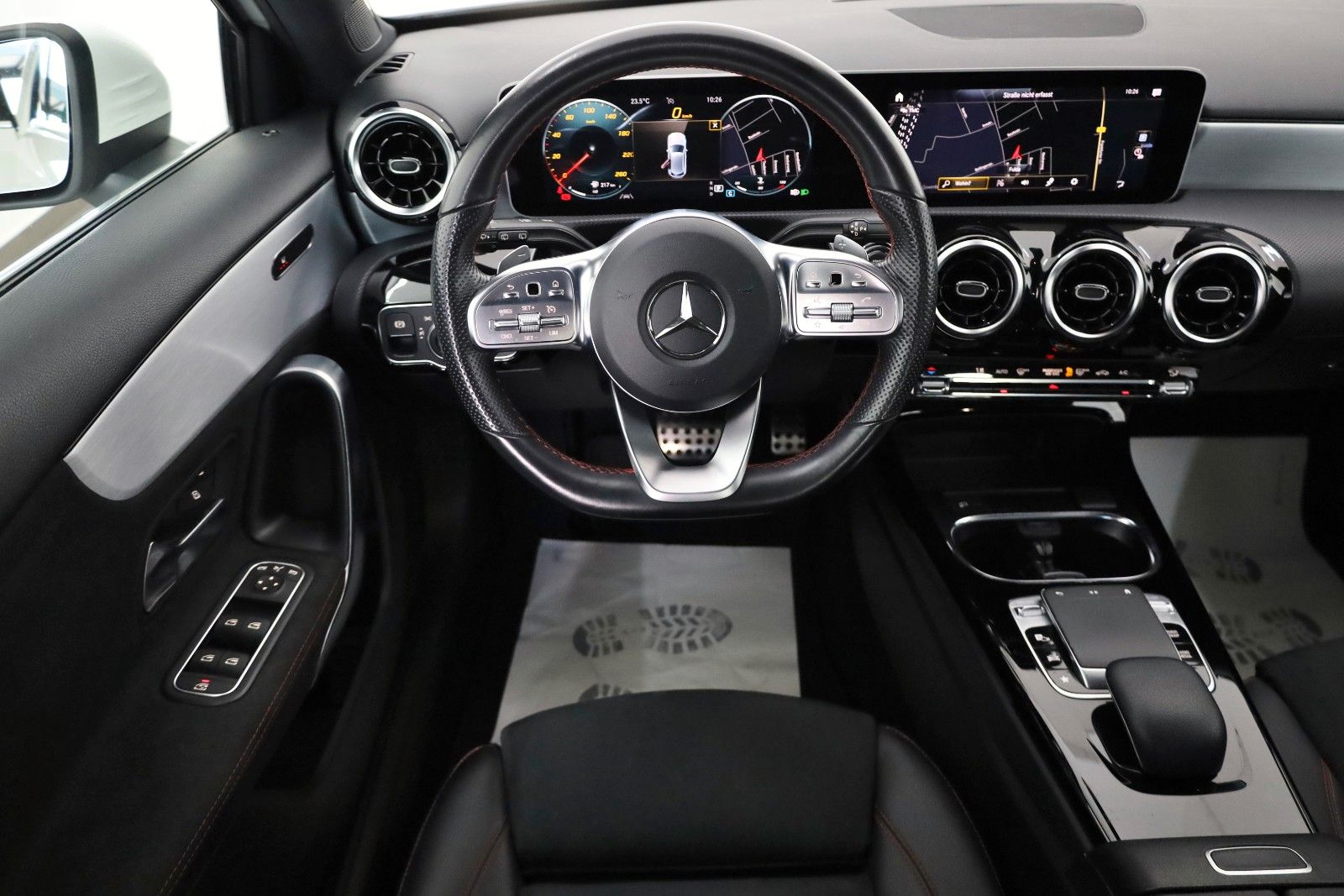 Fahrzeugabbildung Mercedes-Benz A 220 AMG Line T.Leder,Navi,LED,Kamera,SH,SR+WR