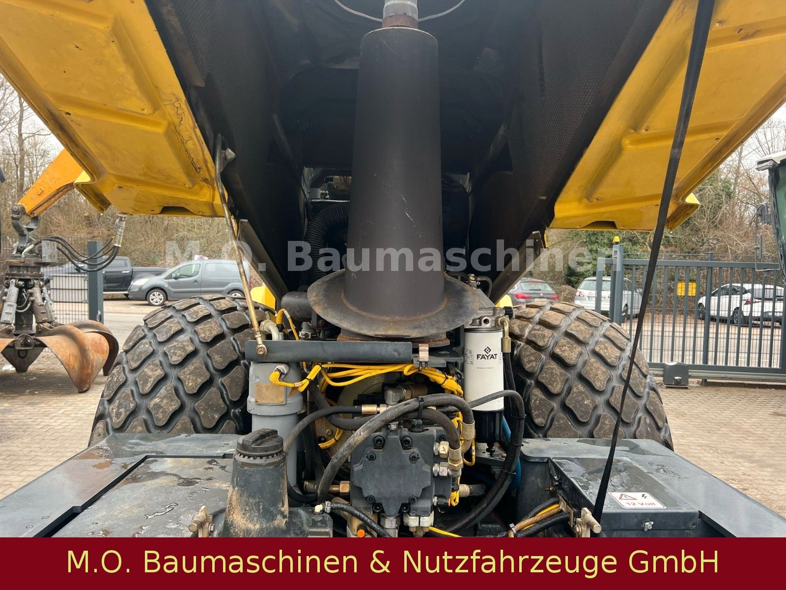 Fahrzeugabbildung BOMAG BW 213 D4-4BVC / 14,9 T / Walzenzug /