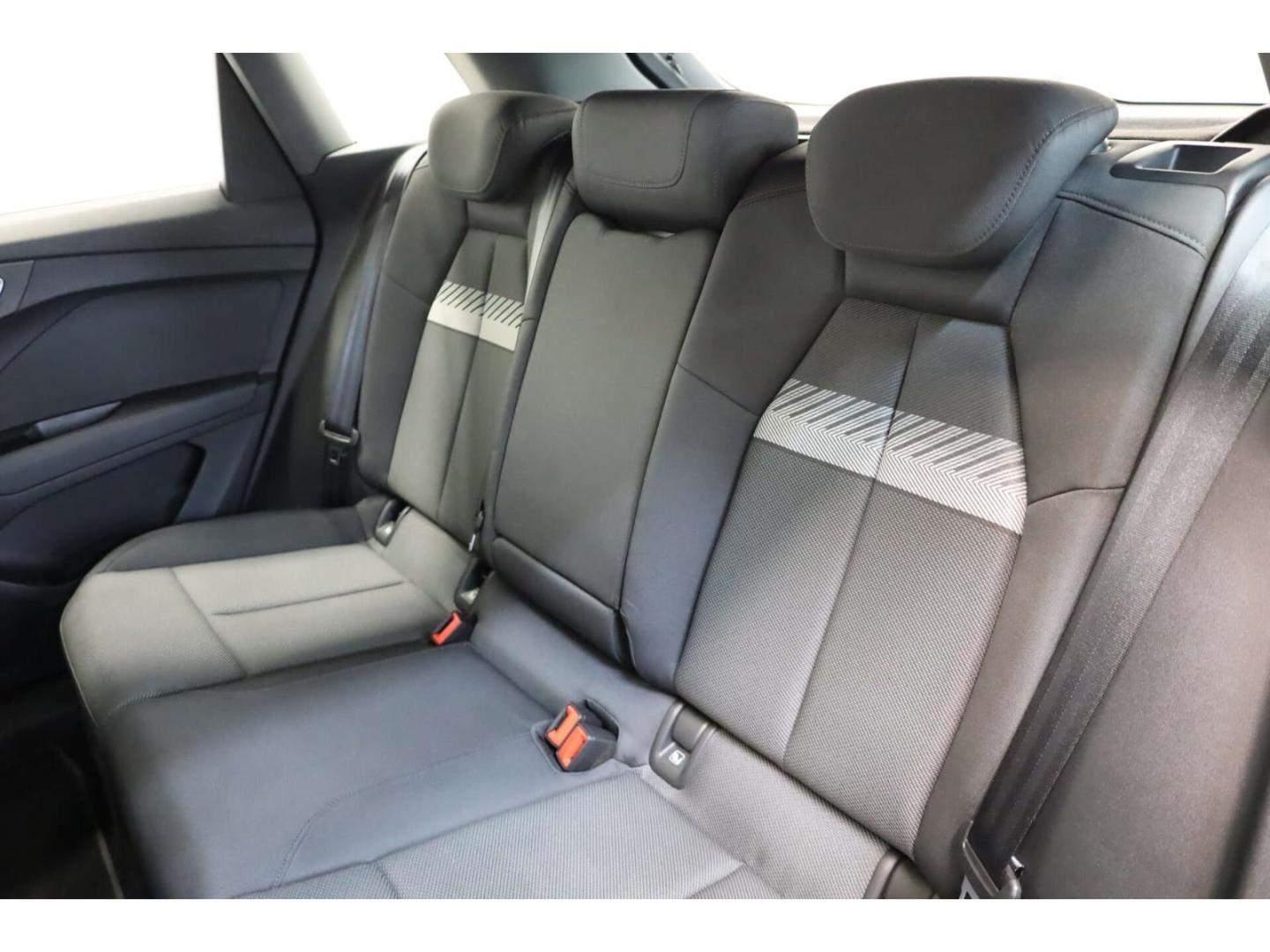 Audi Q4 45 quattro AHK/W-Pumpe/RFK/P-Dach/ACC, миниатюра 11